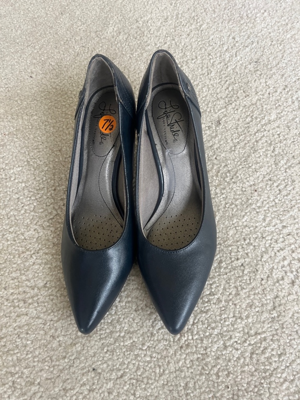 Life Stride Women's Navy Blue Pointed Toe Heels